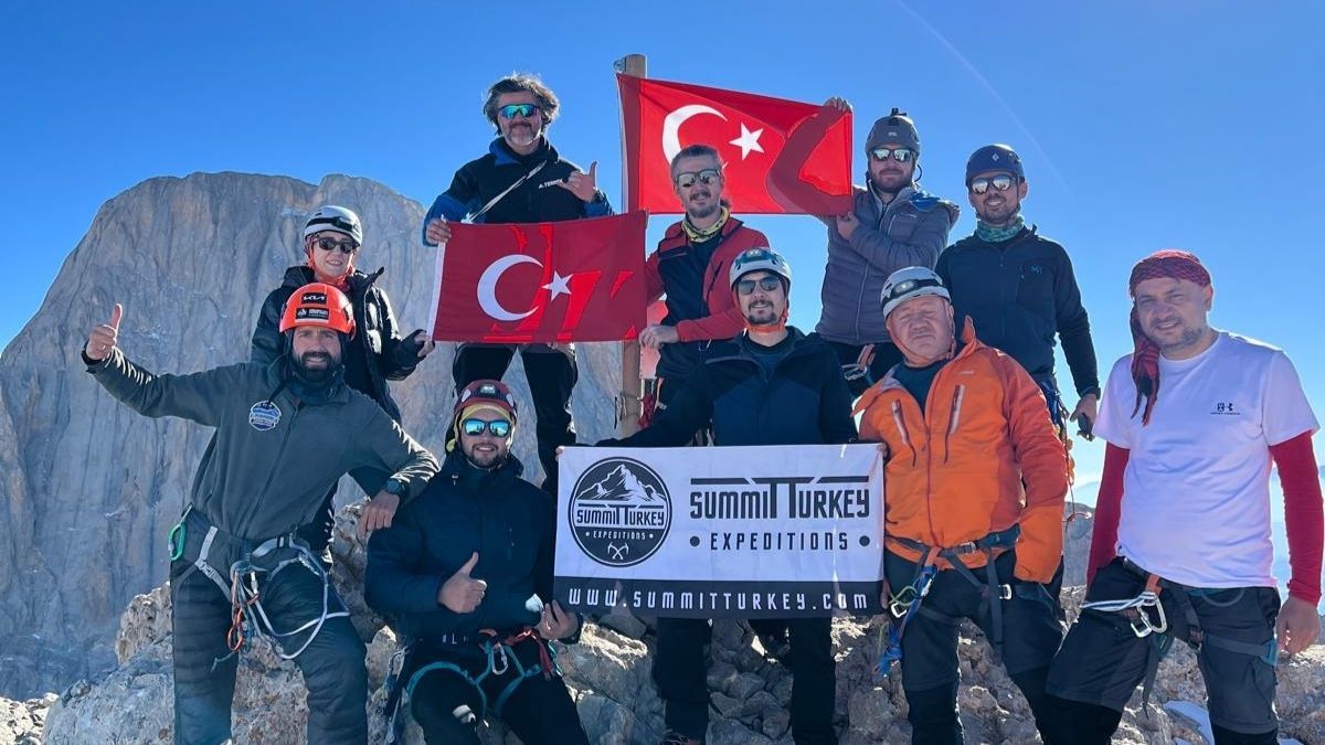 Küçük Demirkazık Dağı